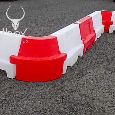 Connected white and red evo angled corner barrier